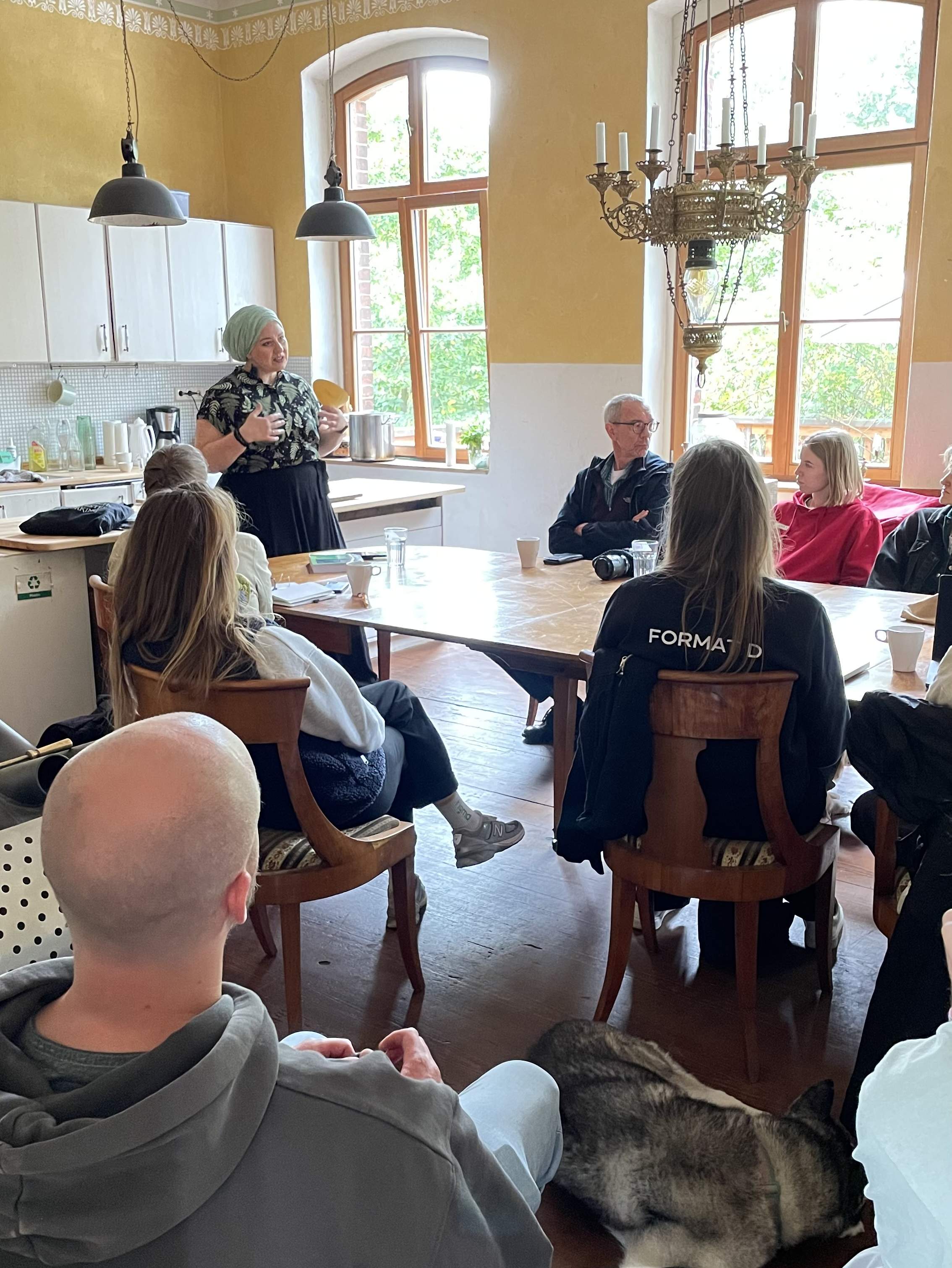 Karoline Bünker bei ihrem Talk zum Pop Up Office Spreewald 