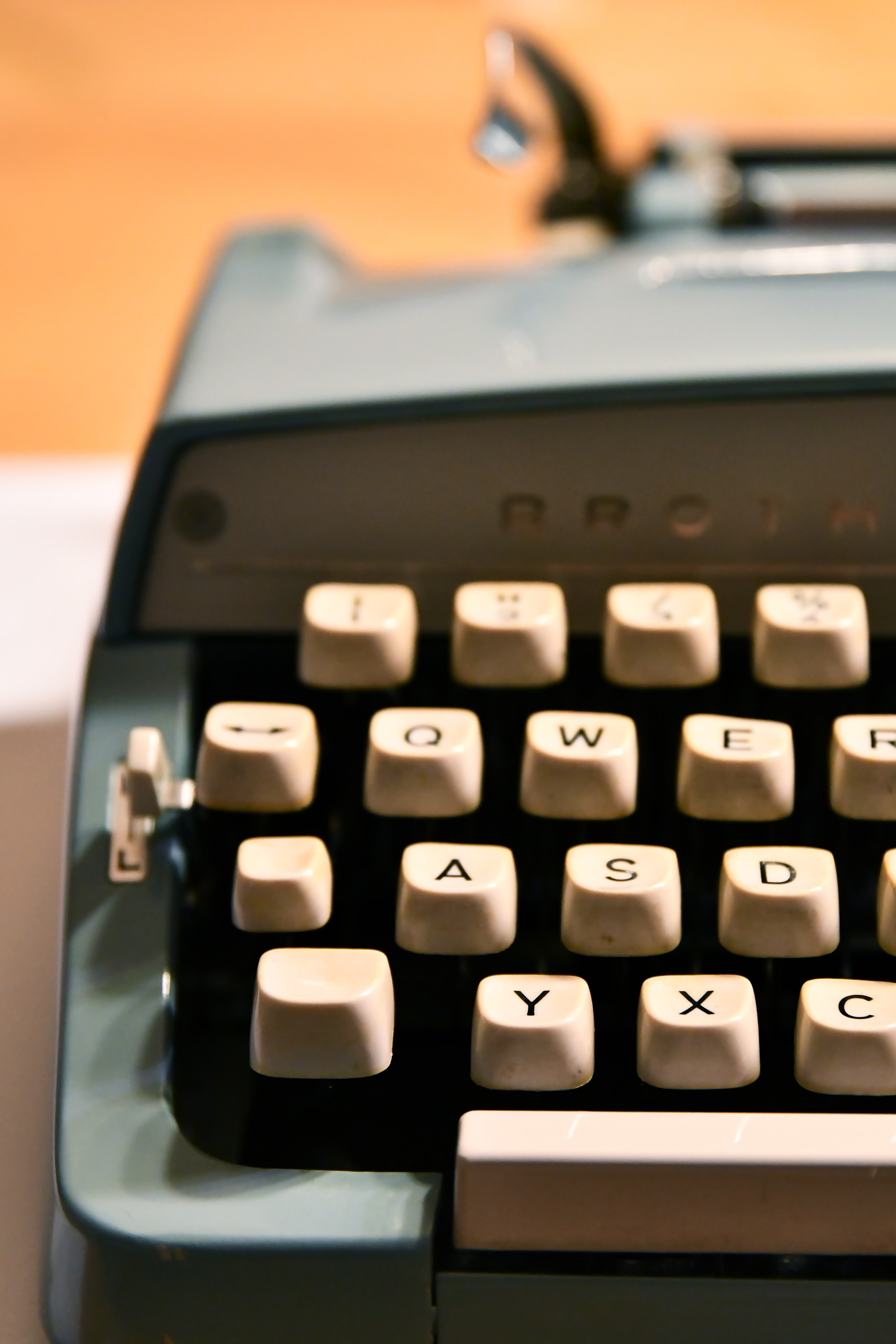 photo of old typewriter