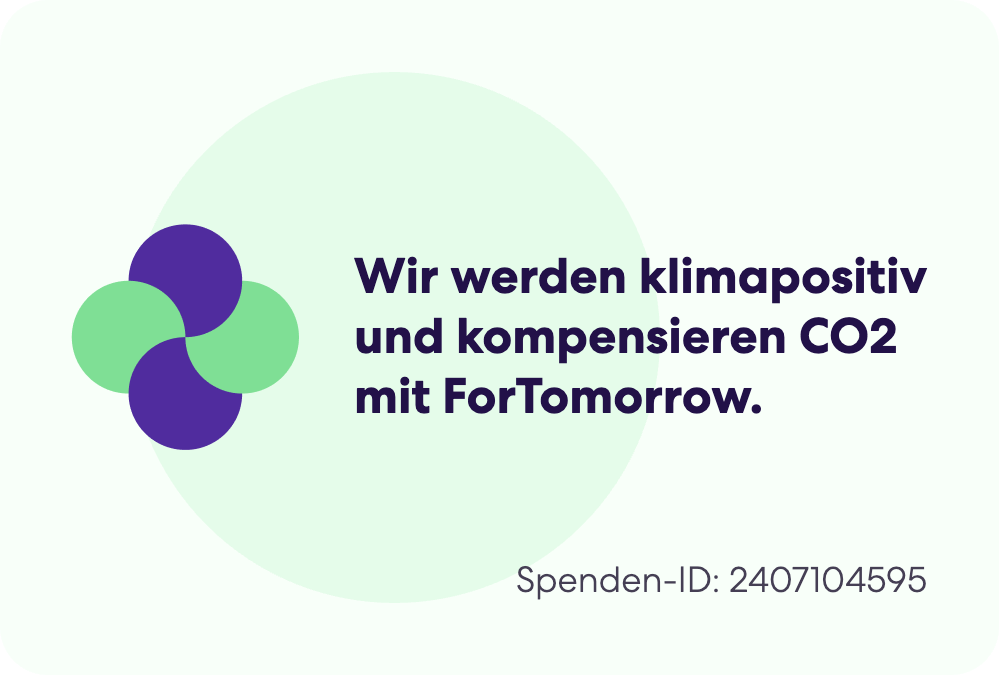 KI generiert: Das Bild zeigt eine Aussage über klimafreundliches Handeln mit der Erwähnung von CO2-Kompensation durch ForTomorrow. Zusätzlich ist eine Spenden-ID angegeben.