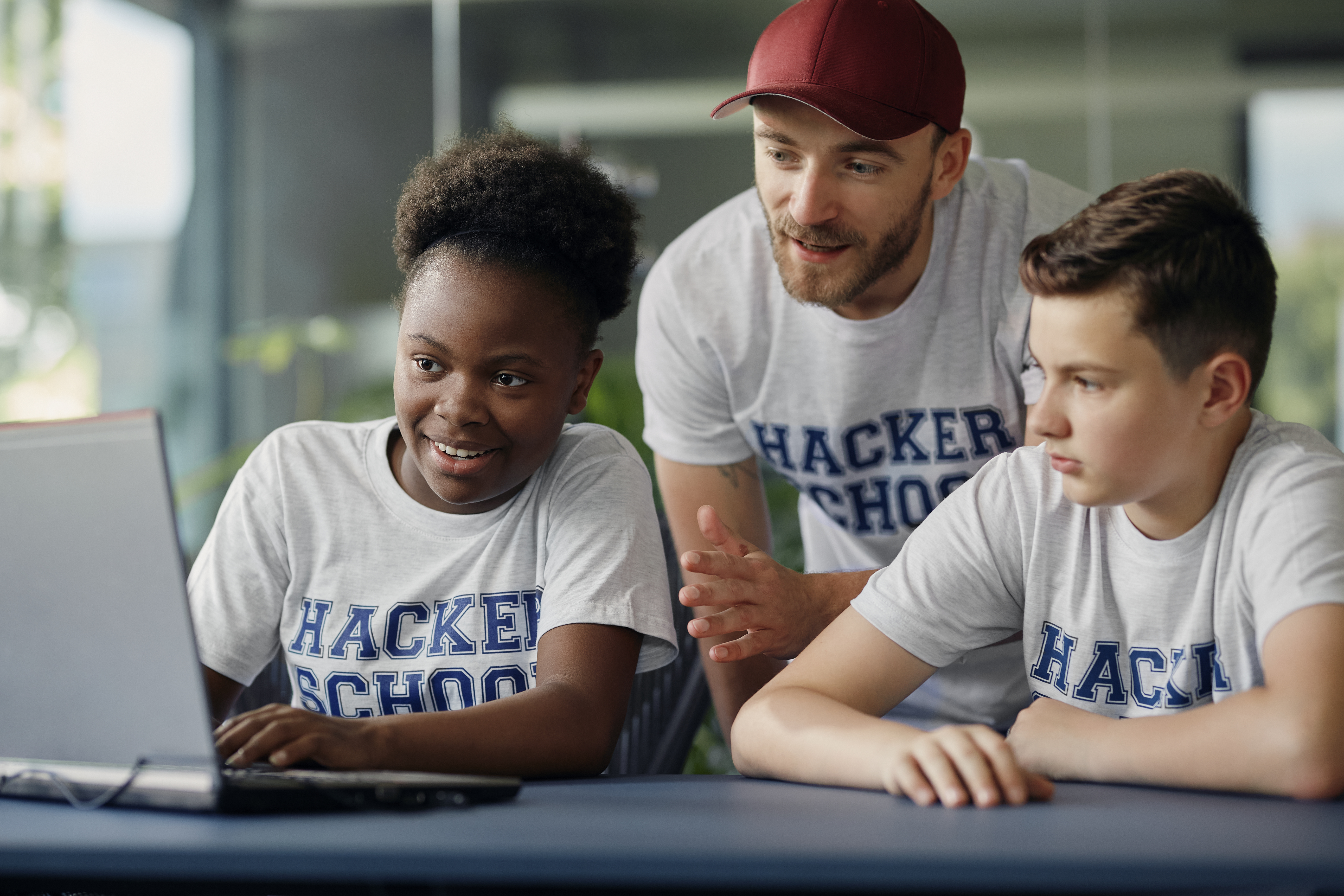 Hacker School: Erfahrene EntwicklerInnen zeigen Kindern und Jugendlichen, wie Programmieren funktioniert.