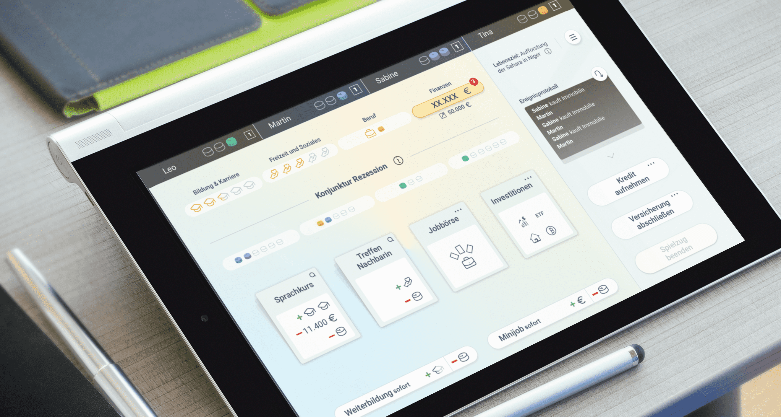KI generiert: Das Bild zeigt ein Tablet mit einer Finanz- oder Budgetverwaltungsanwendung, die Entscheidungen zur Ausgabenoptimierung und Investitionsplanung bietet.